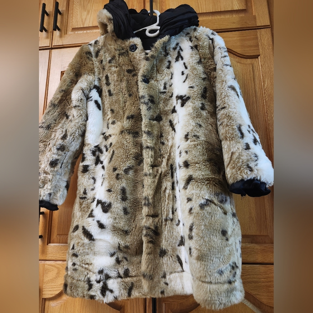 Womens Hand Made Plush Animal Print /Black REVERSIBLE Pea/Dress Coat Size SM/M